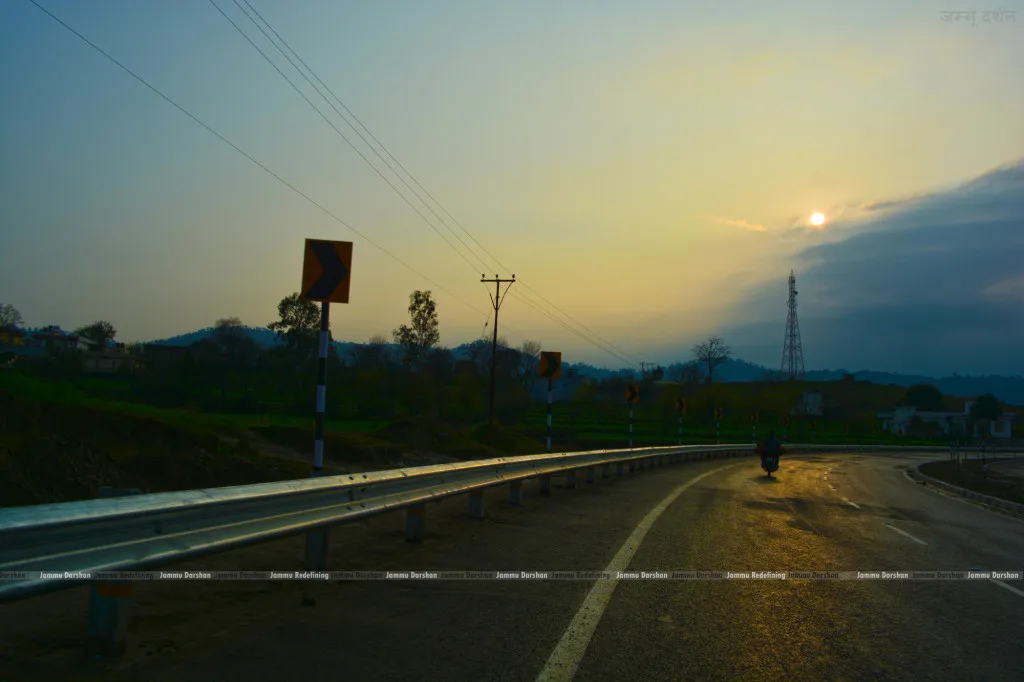 Sunset on Jammu–Udhampur National Highway